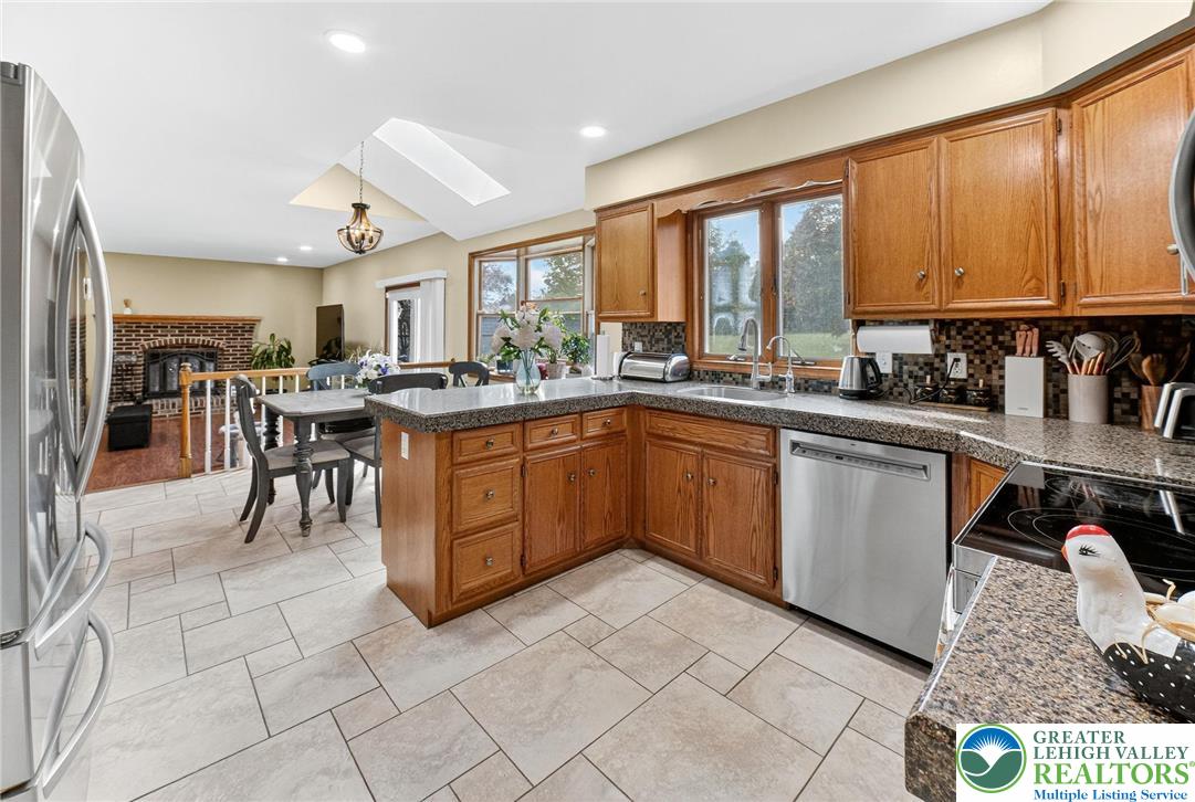 North Whitehall Twp, Pennsylvania, 18069, United States, 4 Bedrooms Bedrooms, ,3 BathroomsBathrooms,Residential,For Sale,1987552