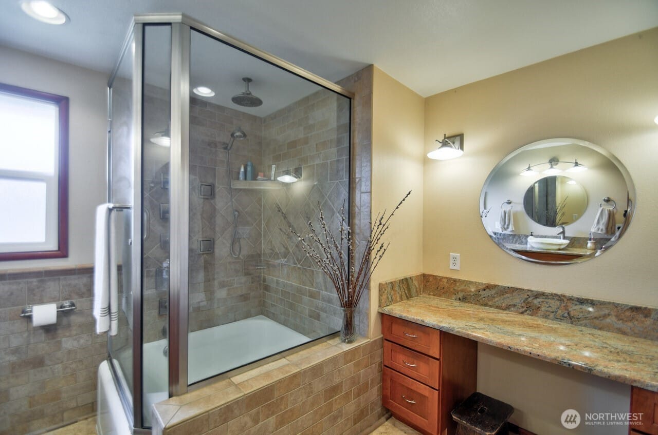 Tacoma, Washington, 98465, United States, 3 Bedrooms Bedrooms, ,2 BathroomsBathrooms,Residential,For Sale,1829131