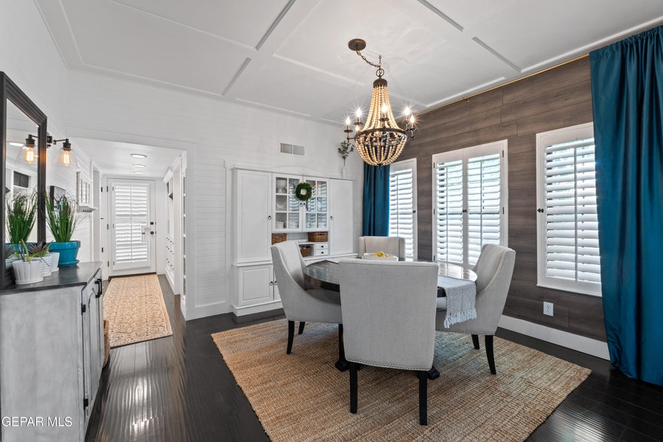 El Paso, Texas, 79936, United States, 5 Bedrooms Bedrooms, ,5 BathroomsBathrooms,Residential,For Sale,1980417