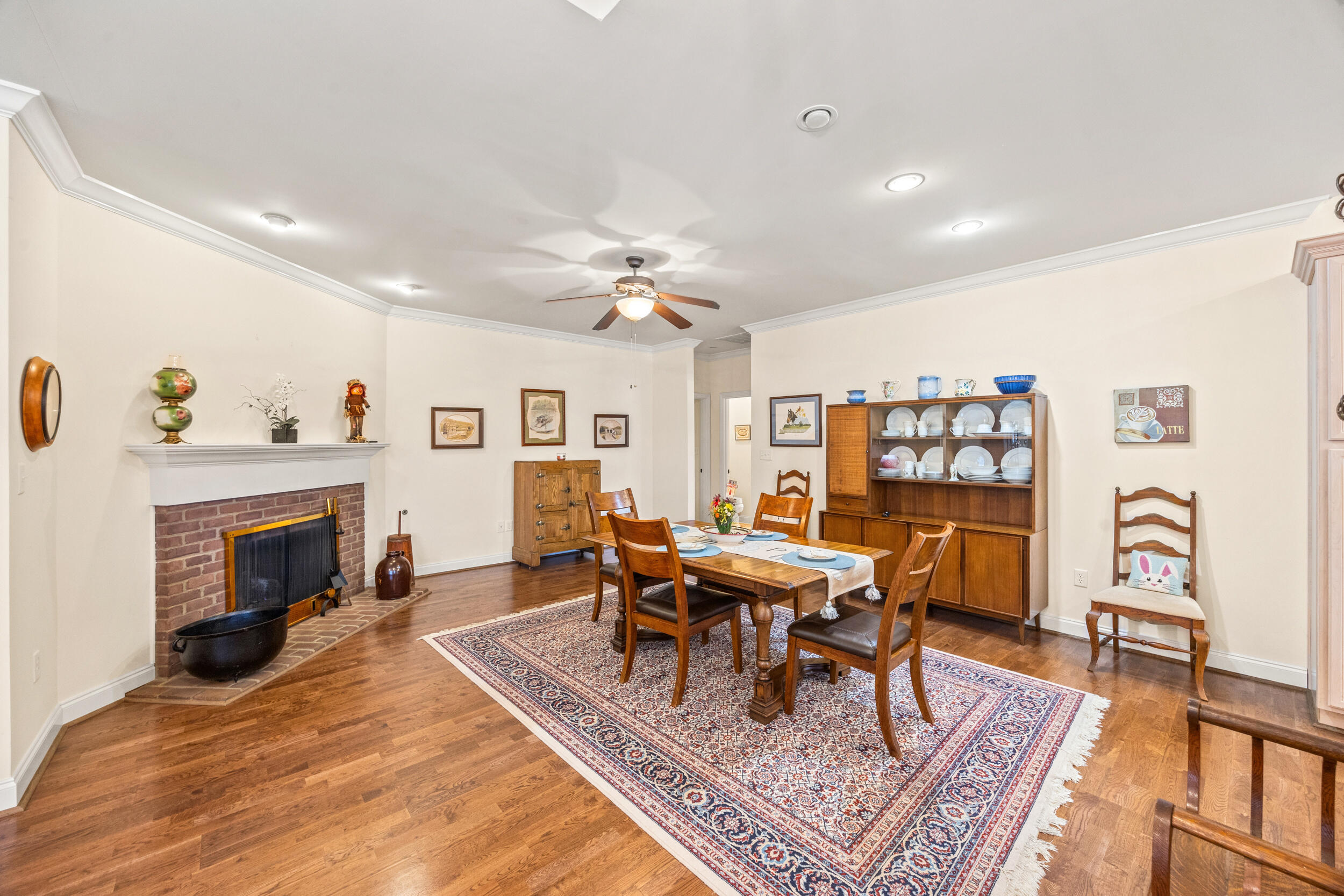 Lexington, Kentucky, 40503, United States, 2 Bedrooms Bedrooms, ,2 BathroomsBathrooms,Residential,For Sale,1995955