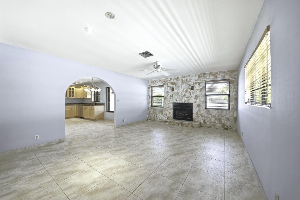 Dania Beach, Florida, 33004, United States, 2 Bedrooms Bedrooms, ,2 BathroomsBathrooms,Residential,For Sale,1996487