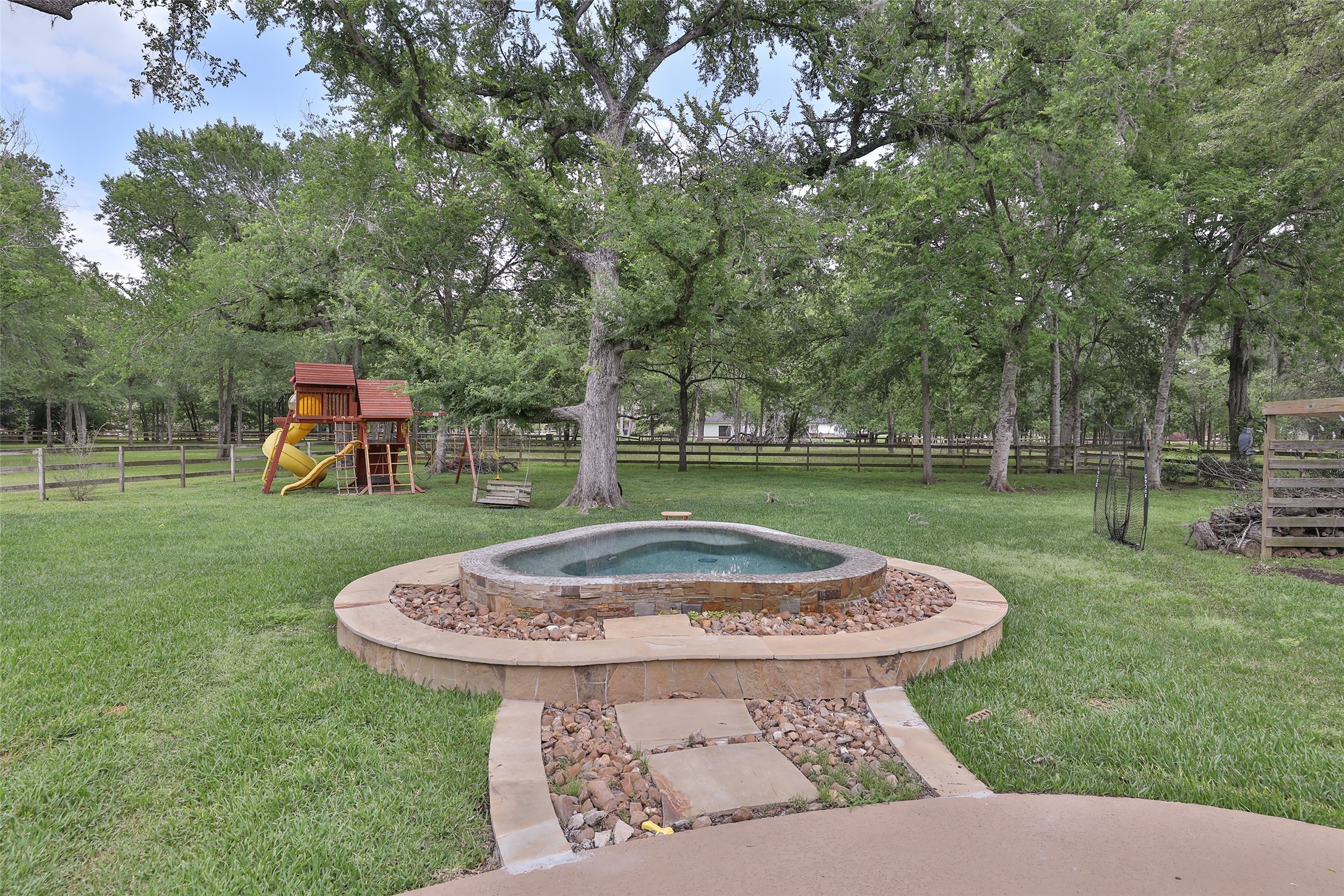  3422 Woodbine Drive - 物件實景