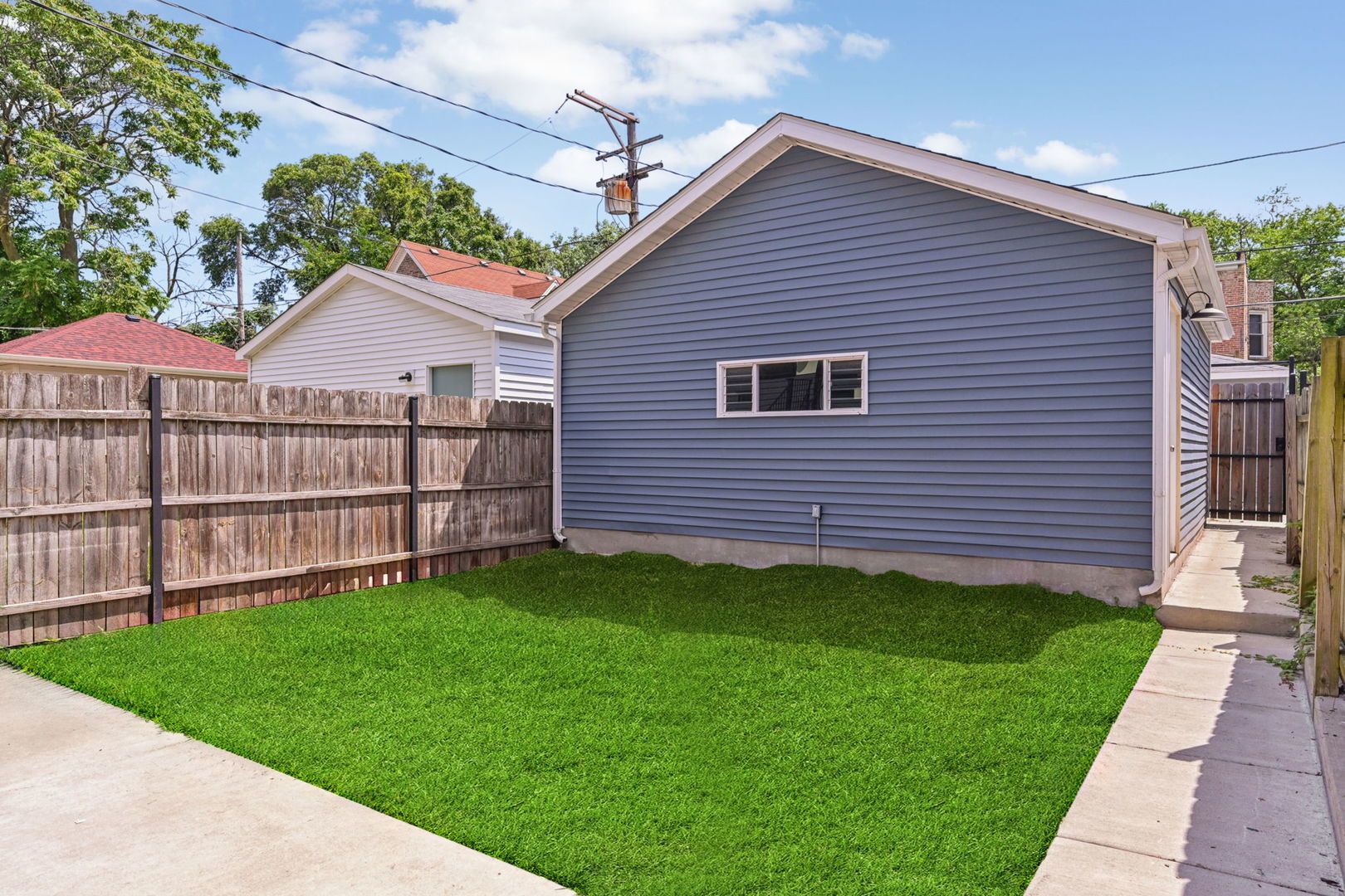 Chicago, Illinois, 60637, United States, 4 Bedrooms Bedrooms, ,4 BathroomsBathrooms,Residential,For Sale,1881153
