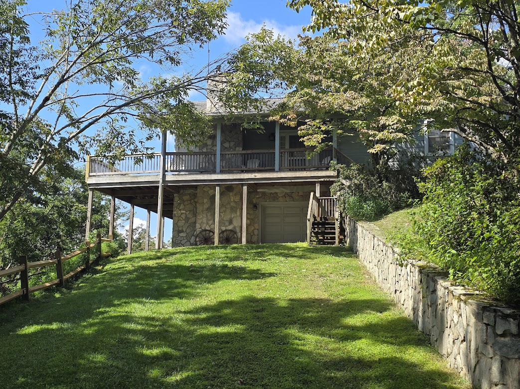 Warrensville, North Carolina, 28693, United States, 2 Bedrooms Bedrooms, ,2 BathroomsBathrooms,Residential,For Sale,1982340