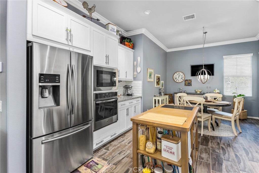 Beaumont, California, 92223, United States, 2 Bedrooms Bedrooms, ,3 BathroomsBathrooms,Residential,For Sale,2048411
