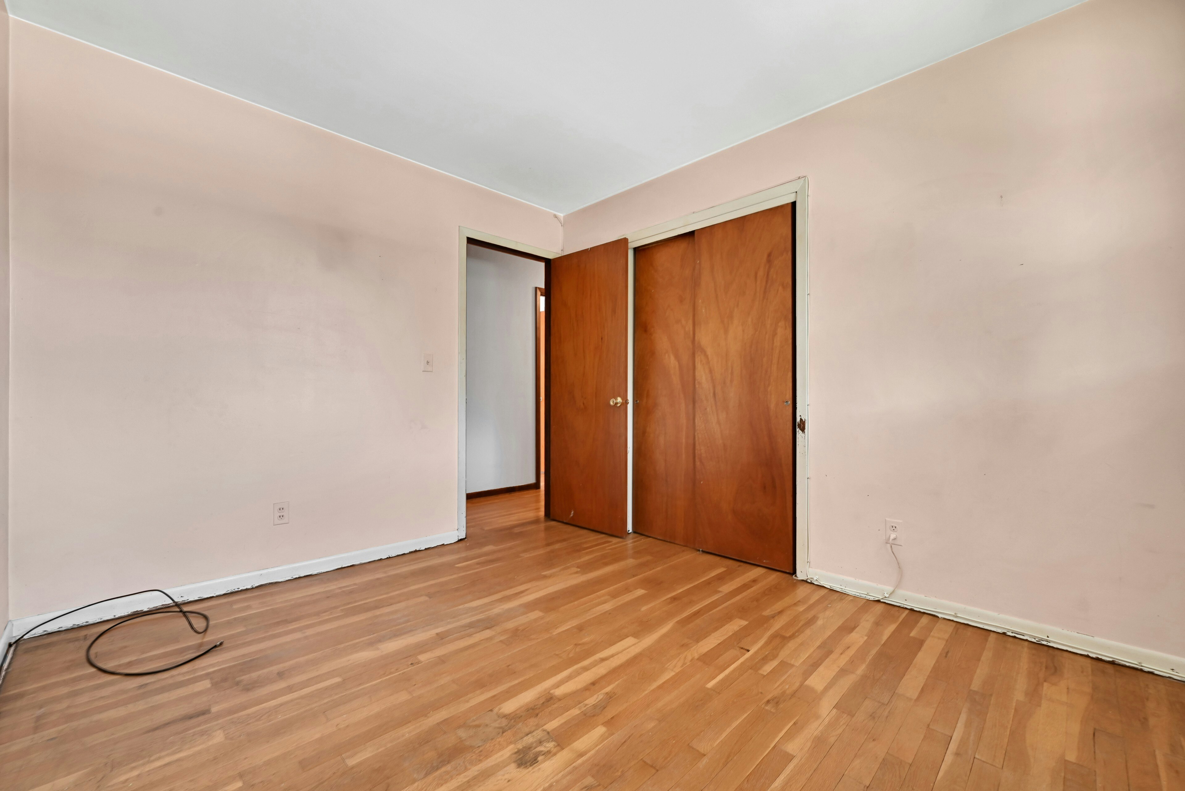  347 Chestnut Avenue, South Hackensack, NJ 07606 - 物件實景