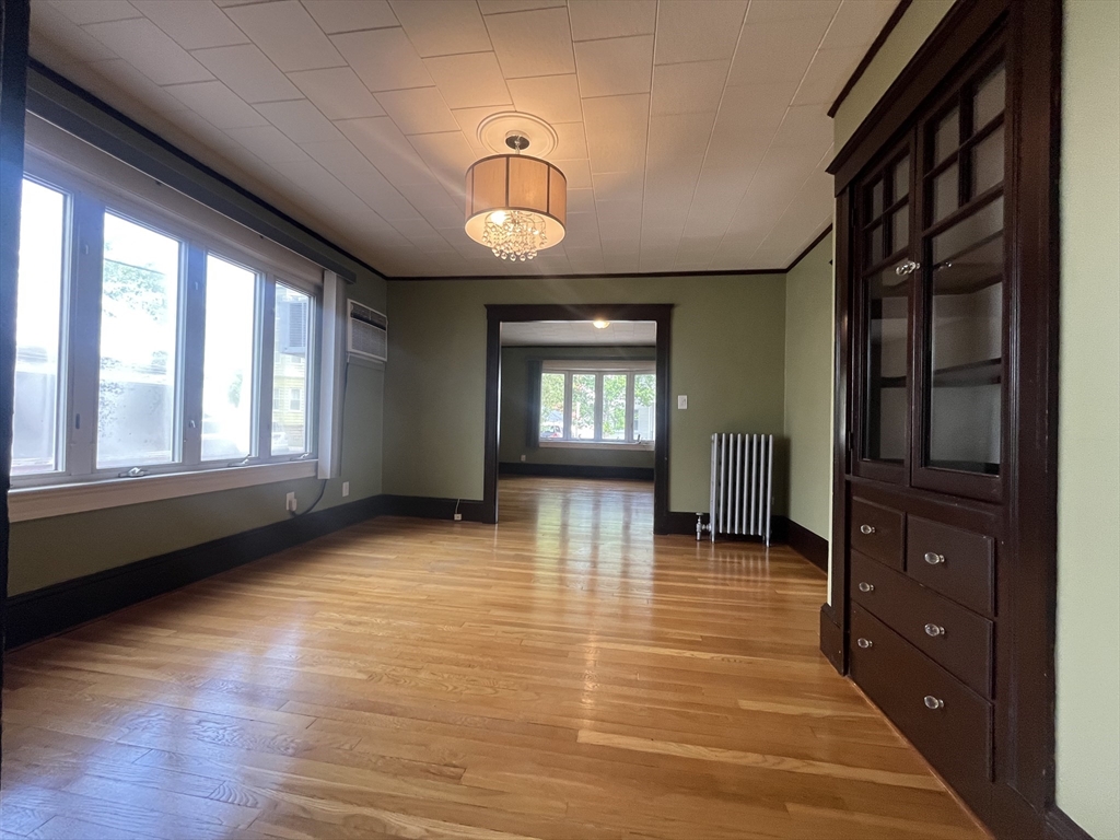 Everett, Massachusetts, 02149, United States, 3 Bedrooms Bedrooms, ,3 BathroomsBathrooms,Residential,For Sale,1923933