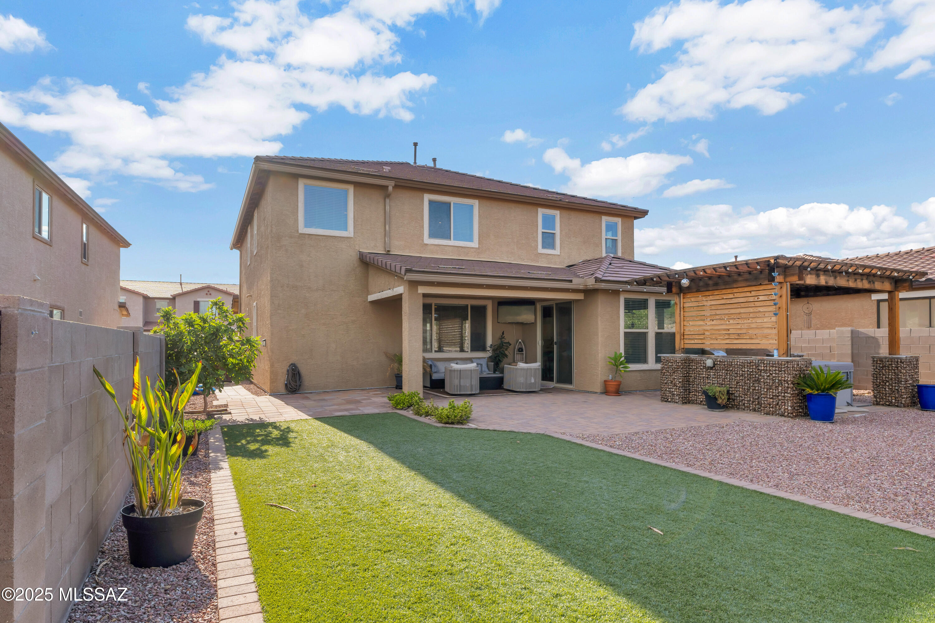 Tucson, Arizona, 85741, United States, 4 Bedrooms Bedrooms, ,3 BathroomsBathrooms,Residential,For Sale,1933342