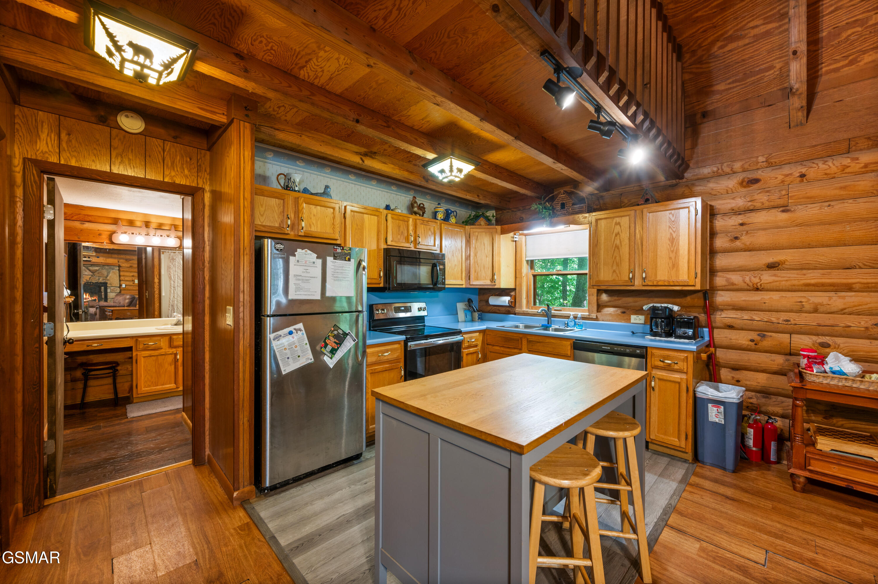 Gatlinburg, Tennessee, 37738, United States, 2 Bedrooms Bedrooms, ,2 BathroomsBathrooms,Residential,For Sale,1975826