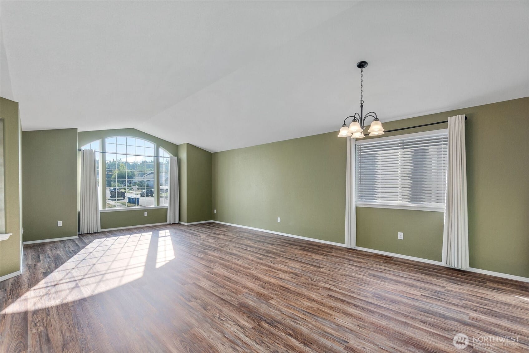 Olympia, Washington, 98501, United States, 3 Bedrooms Bedrooms, ,1 BathroomBathrooms,Residential,For Sale,1939263
