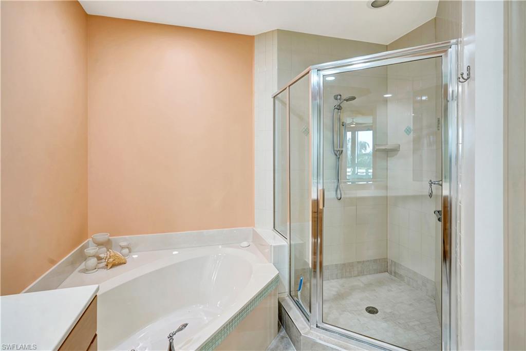 Fort Myers, Florida, 33907, United States, 2 Bedrooms Bedrooms, ,3 BathroomsBathrooms,Residential,For Sale,1994873