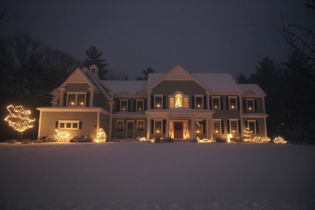 Hanover, Massachusetts, 02339, United States, 5 Bedrooms Bedrooms, ,5 BathroomsBathrooms,Residential,For Sale,1940579