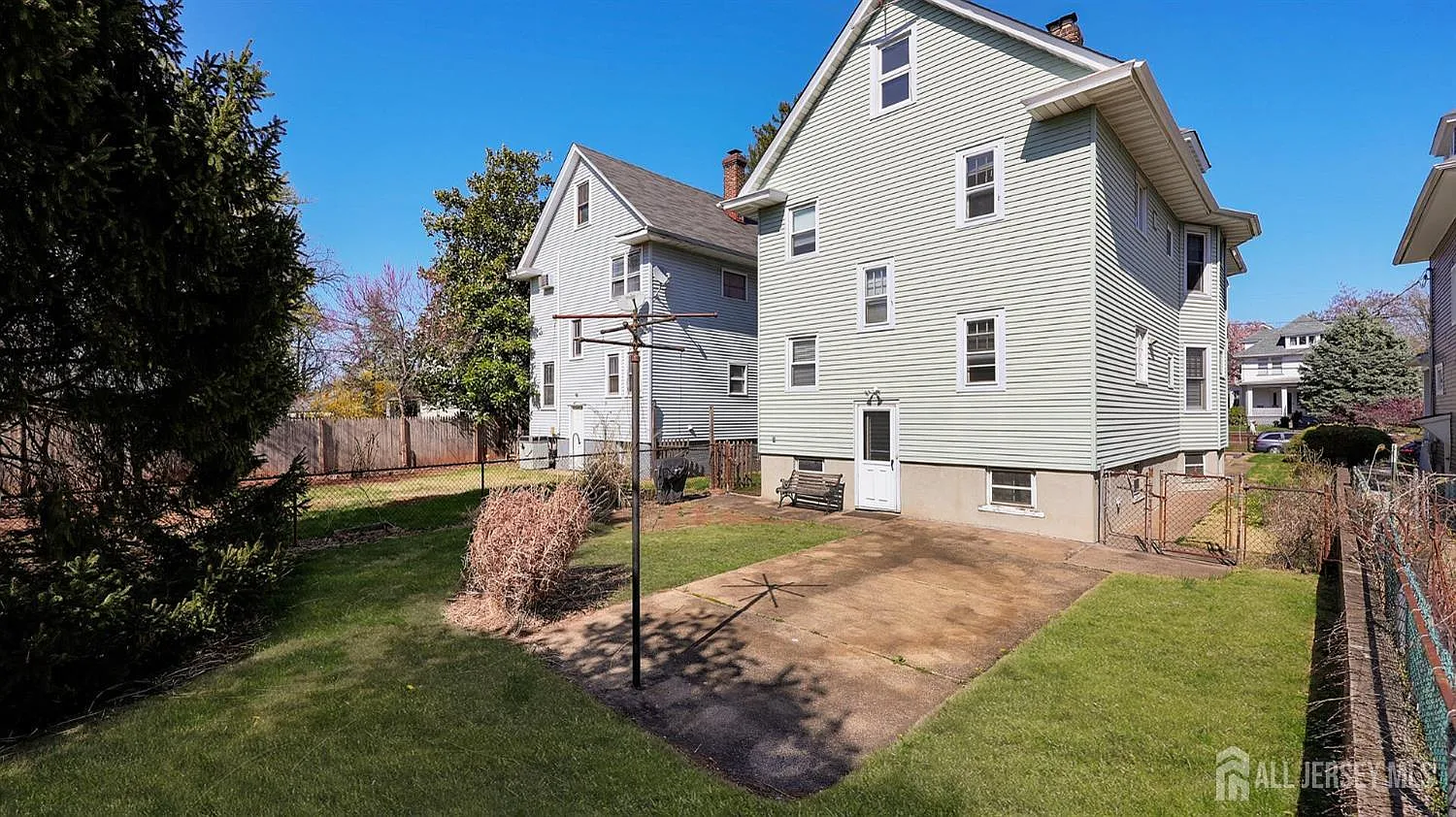 Highland Park, New Jersey, 08904, United States, 6 Bedrooms Bedrooms, ,2 BathroomsBathrooms,Residential,For Sale,1888077