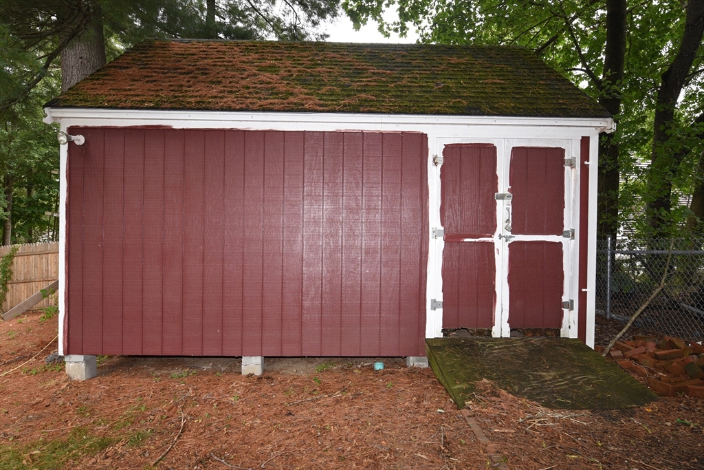 Rockland, Massachusetts, 02370, United States, 3 Bedrooms Bedrooms, ,2 BathroomsBathrooms,Residential,For Sale,1903507
