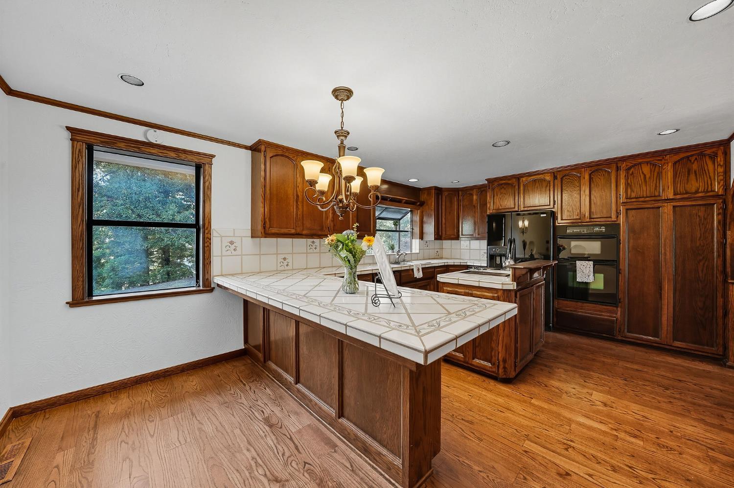 Pine Grove, California, 95665, United States, 3 Bedrooms Bedrooms, ,4 BathroomsBathrooms,Residential,For Sale,1975649