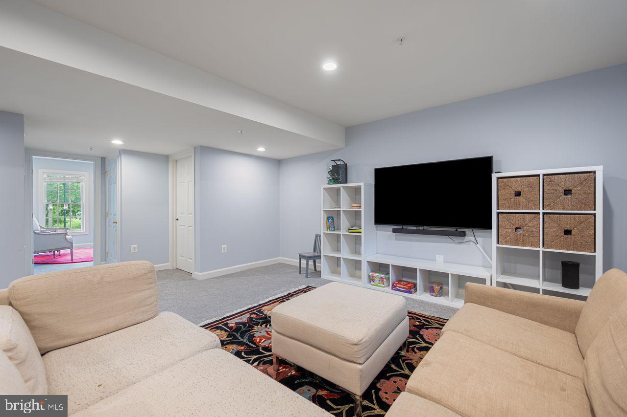 Clarksburg, Maryland, 20871, United States, 3 Bedrooms Bedrooms, ,3 BathroomsBathrooms,Residential,For Sale,1885588