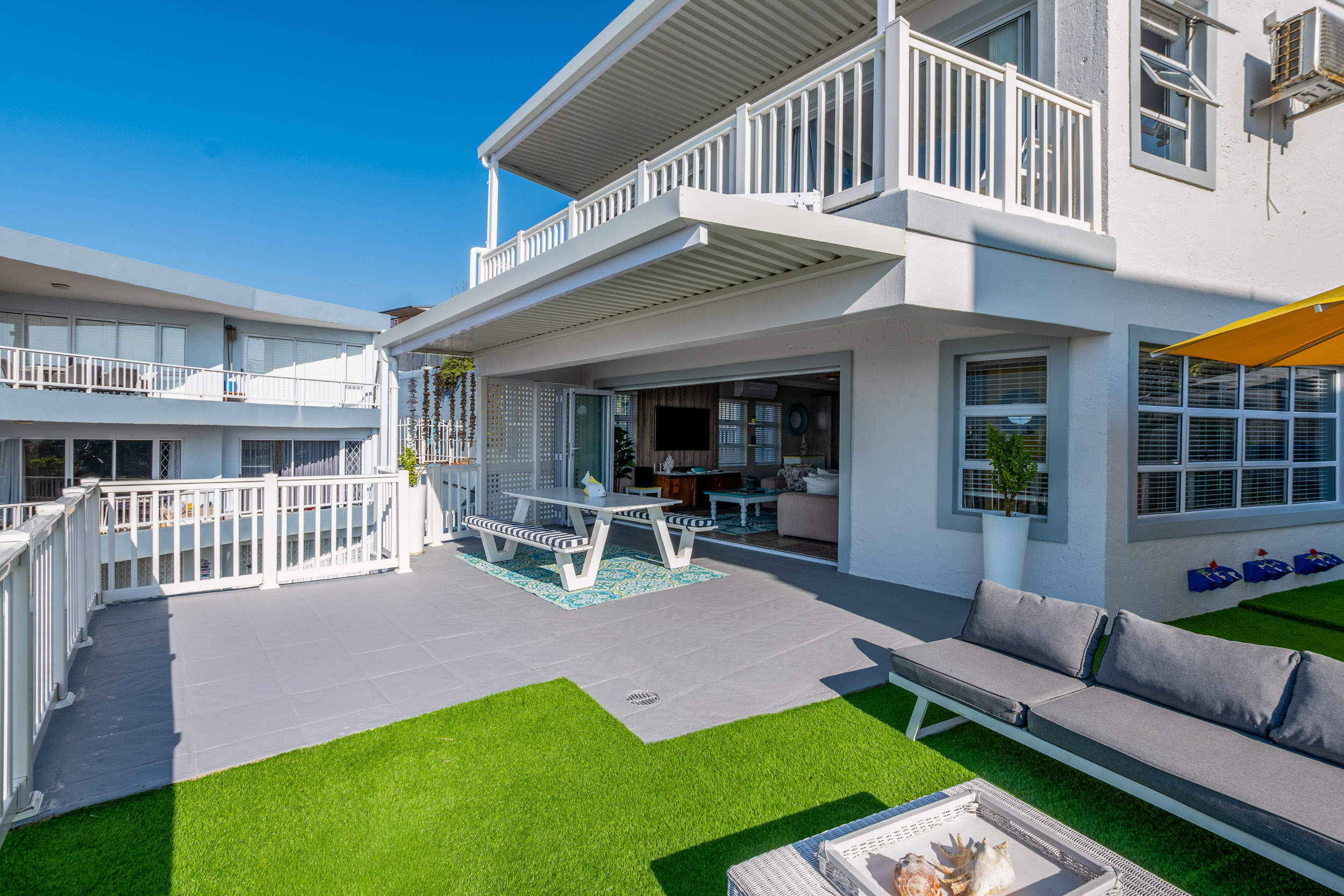  Newly Renovated Coastal Residence with Spectacular Ocean Views in Shaka