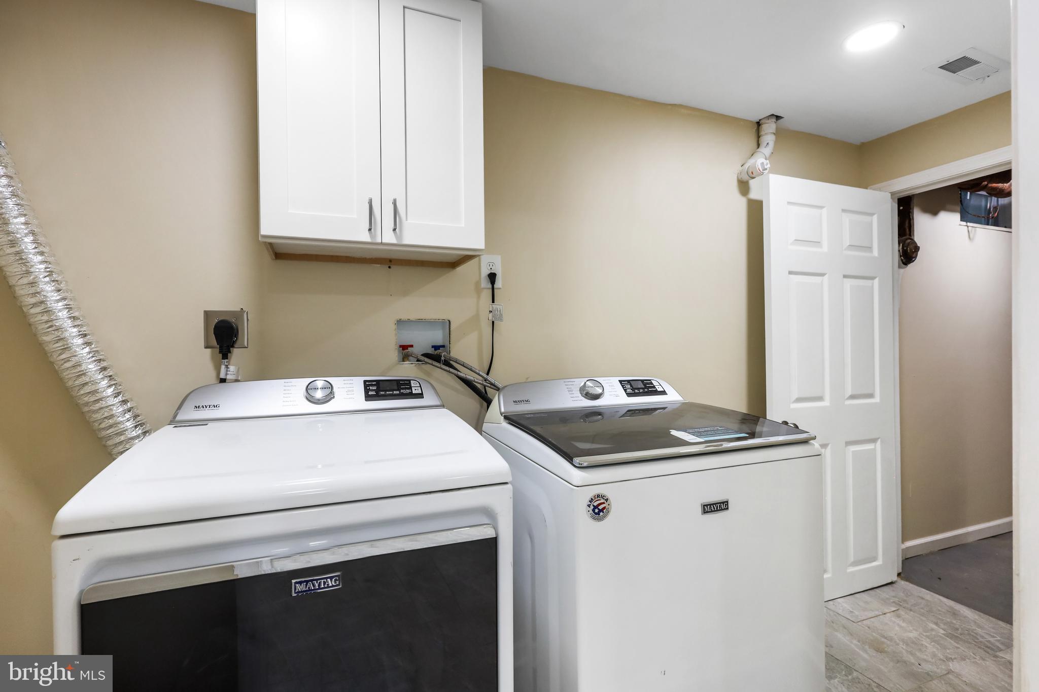 Glen Burnie, Maryland, 21061, United States, 4 Bedrooms Bedrooms, ,4 BathroomsBathrooms,Residential,For Sale,1900574