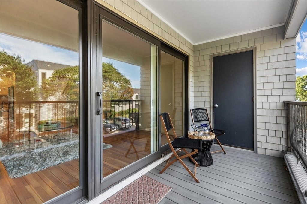 Marblehead, Massachusetts, 01945, United States, 2 Bedrooms Bedrooms, ,2 BathroomsBathrooms,Residential,For Sale,1895462