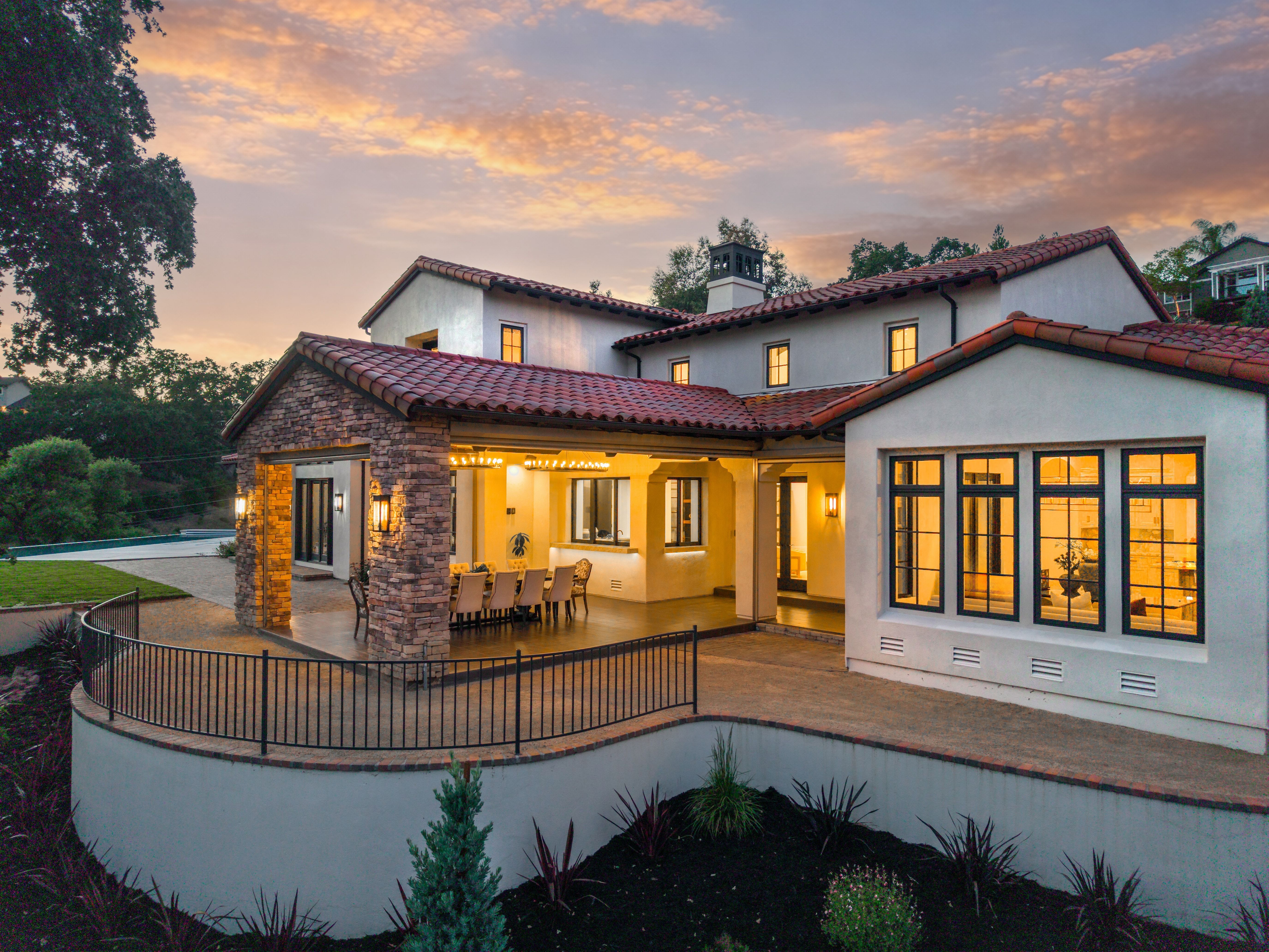  Grand Luxury Estate on 1.5± Acres with Vineyard and Infinity Pool - 物件實景
