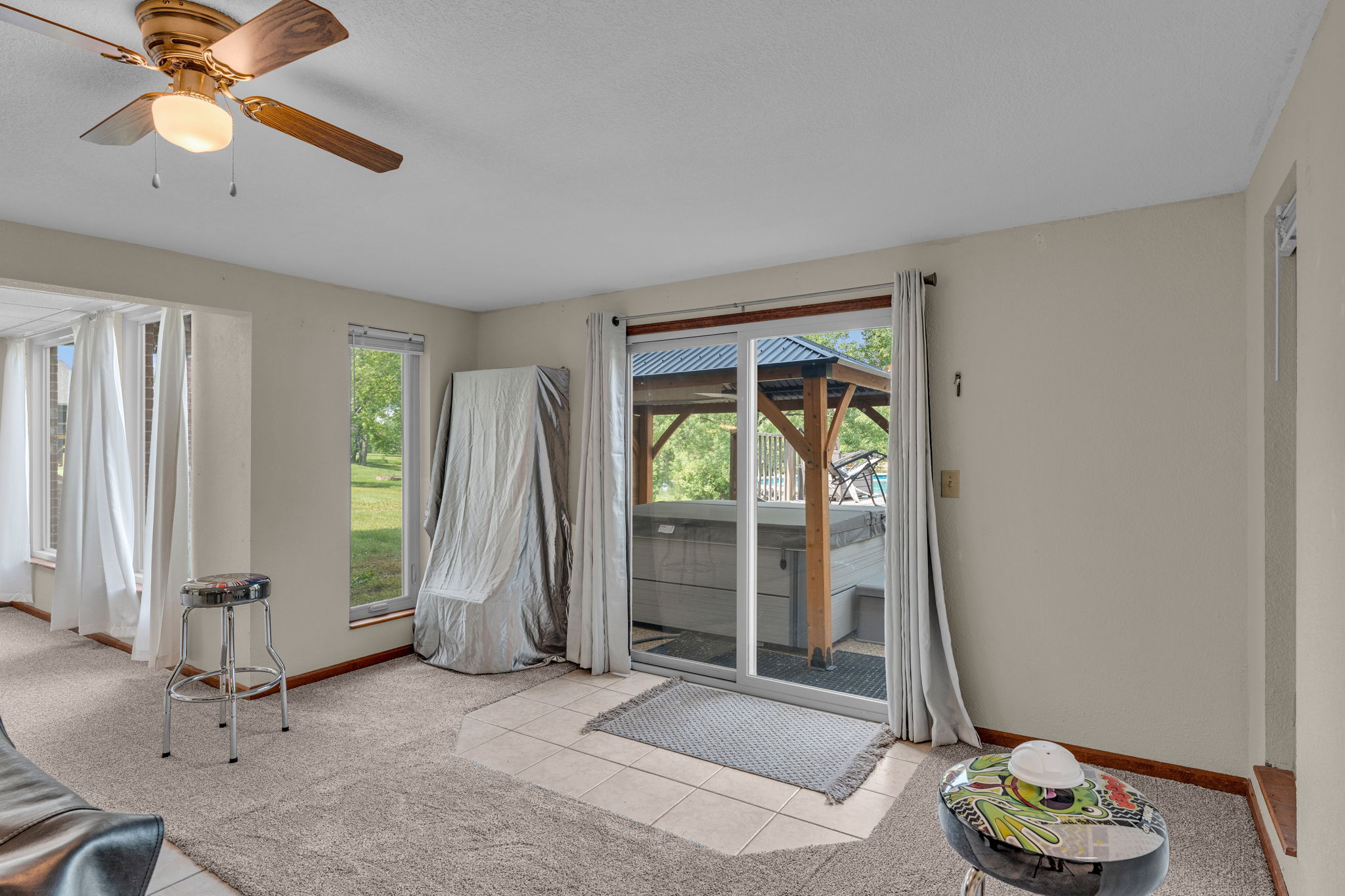 Topeka, Kansas, 66615, United States, 4 Bedrooms Bedrooms, ,8 BathroomsBathrooms,Residential,For Sale,1848877