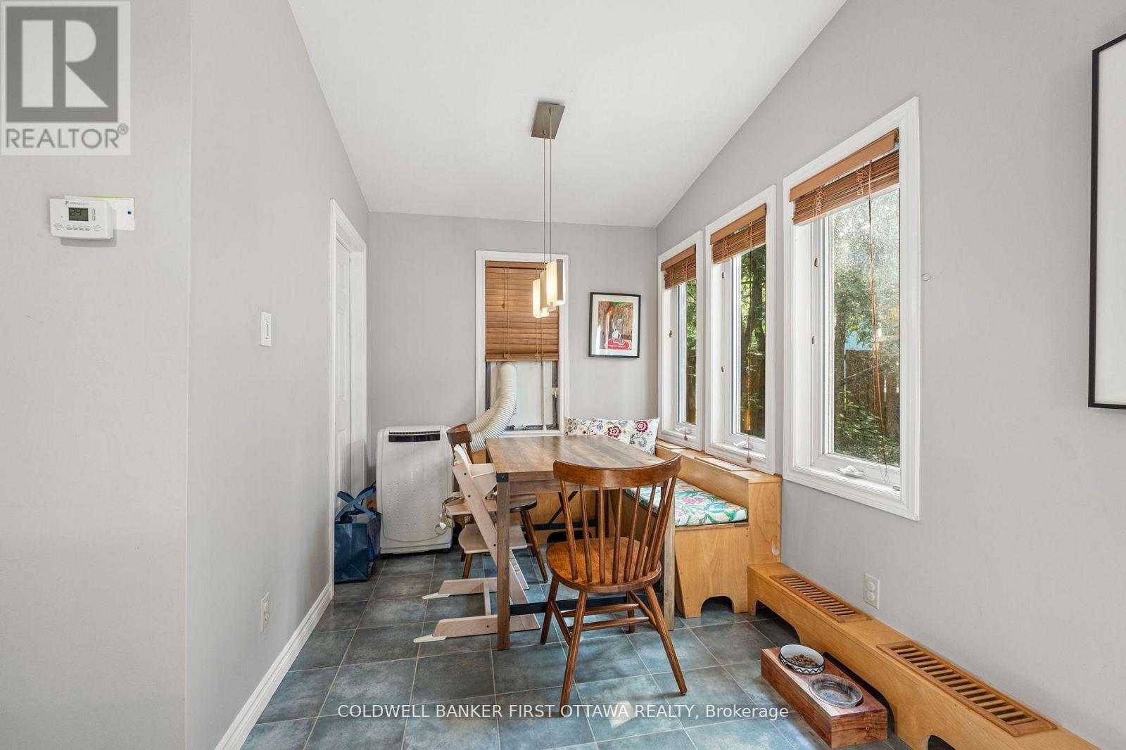 OTTAWA, Ontario, K2B 6Y5, CA, 3 Bedrooms Bedrooms, ,2 BathroomsBathrooms,Residential,For Sale,1903613