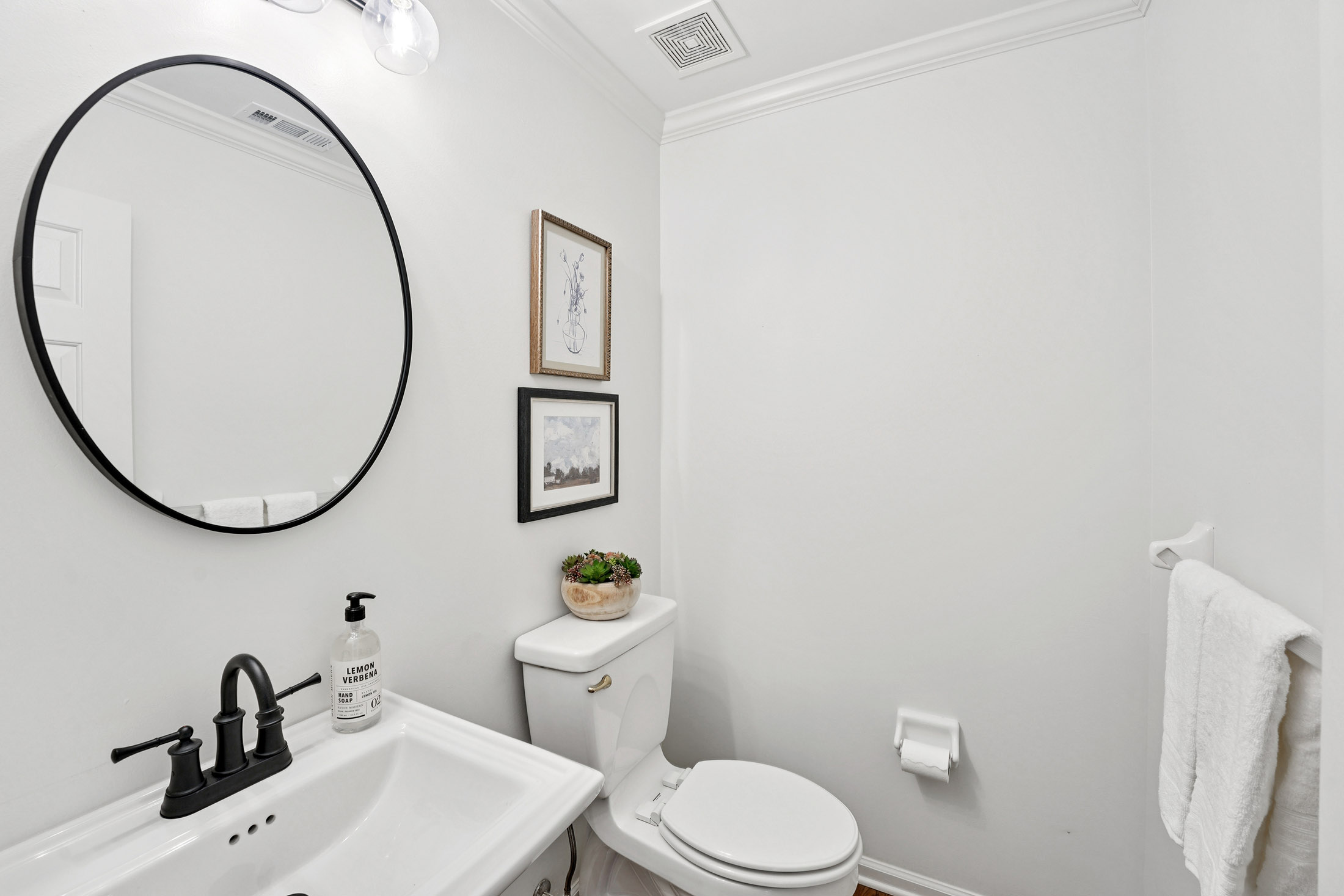 Beautifully Renovated Home in Olde Vinings Mill Neighborhood - 物件實景