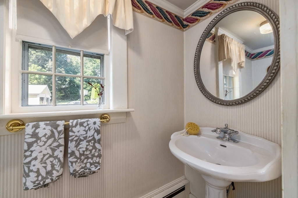 Amesbury, Massachusetts, 01913, United States, 5 Bedrooms Bedrooms, ,4 BathroomsBathrooms,Residential,For Sale,1992950