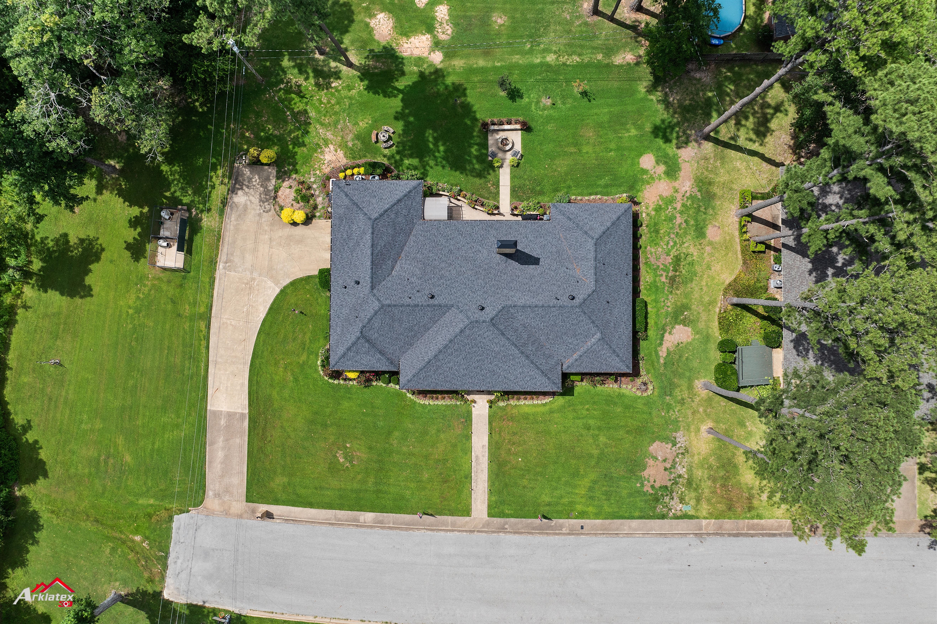 Henderson, Texas, 75654, United States, 3 Bedrooms Bedrooms, ,4 BathroomsBathrooms,Residential,For Sale,1975189