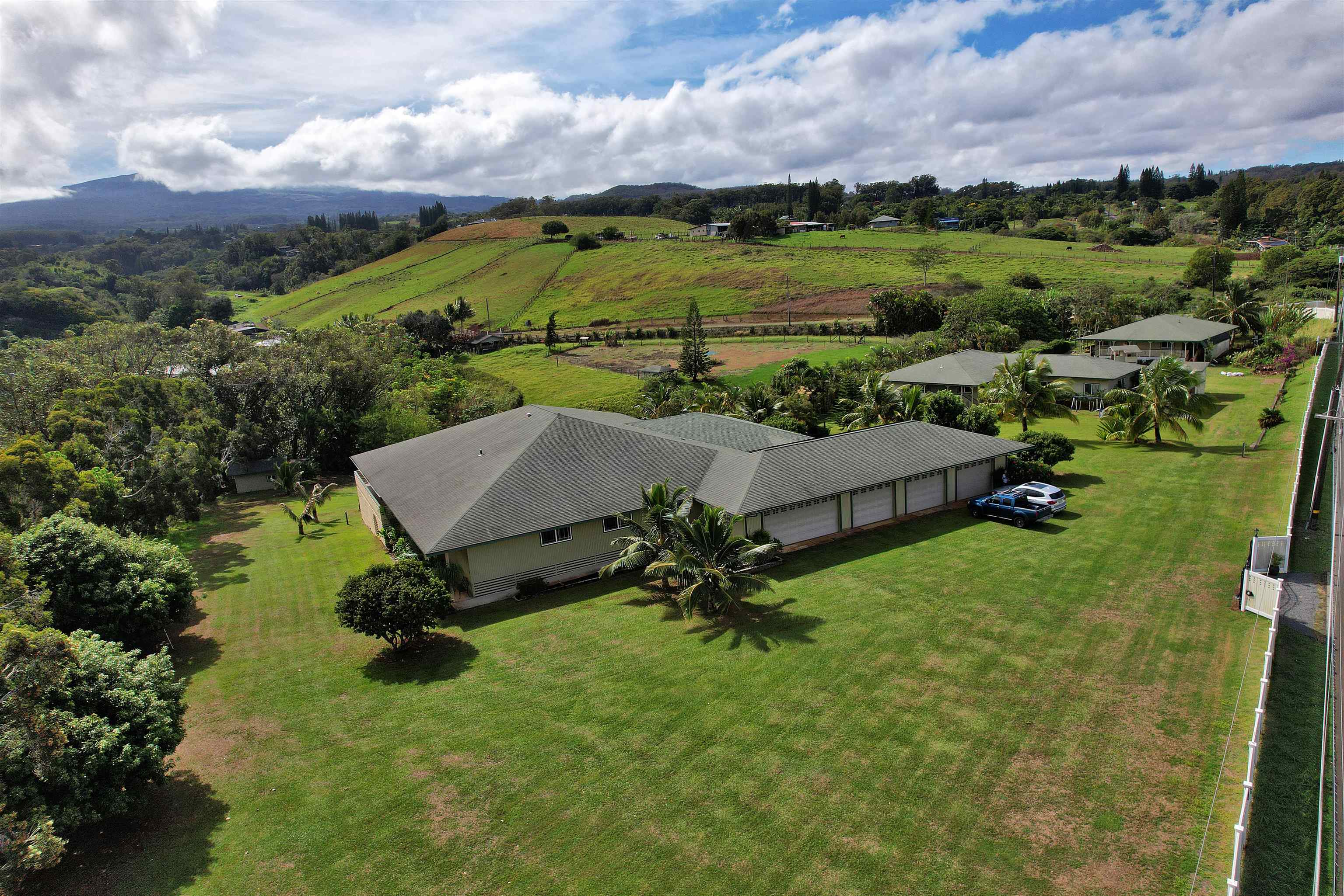 Haiku, Hawaii, 96708, United States, 3 Bedrooms Bedrooms, ,6 BathroomsBathrooms,Residential,For Sale,1989275