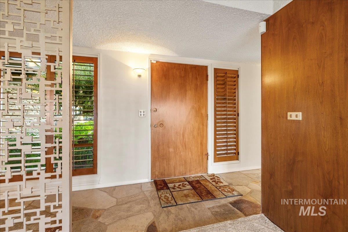 Caldwell, Idaho, 83605, United States, 2 Bedrooms Bedrooms, ,3 BathroomsBathrooms,Residential,For Sale,1979980