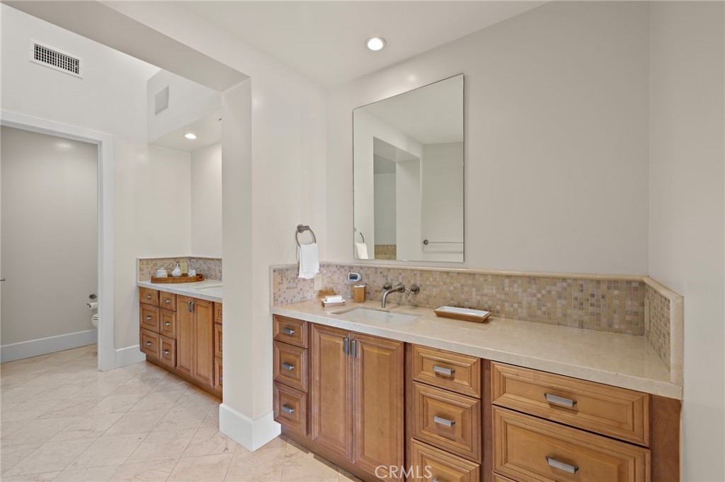 Laguna Beach, California, 92651, United States, 4 Bedrooms Bedrooms, ,5 BathroomsBathrooms,Residential,For Sale,2000559