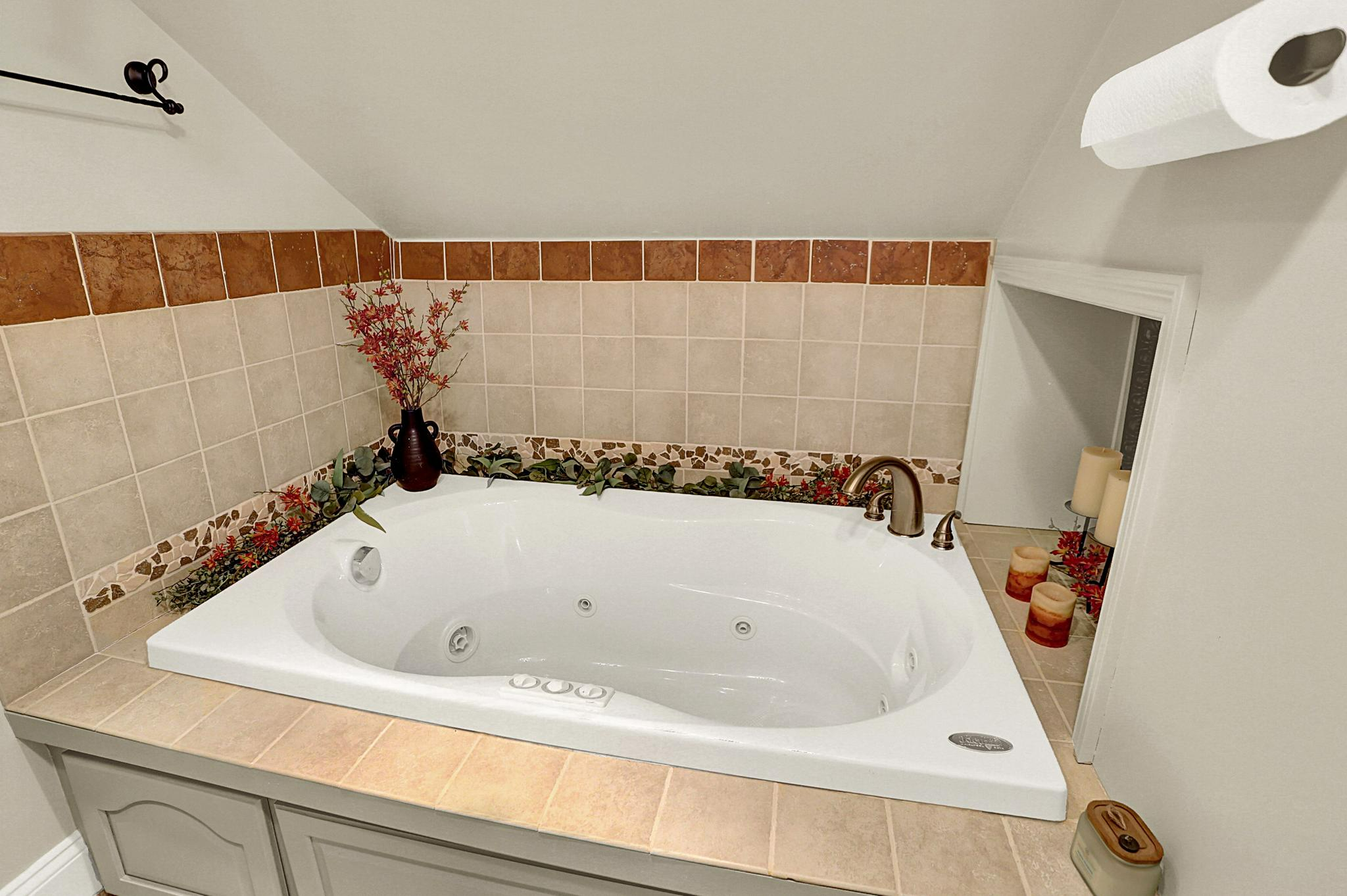 Thompsontown, Pennsylvania, 17094, United States, 4 Bedrooms Bedrooms, ,3 BathroomsBathrooms,Residential,For Sale,1981637