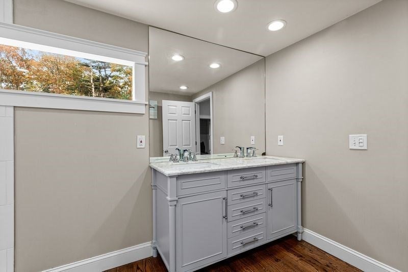 Plymouth, Massachusetts, 02360, United States, 3 Bedrooms Bedrooms, ,2 BathroomsBathrooms,Residential,For Sale,1982204