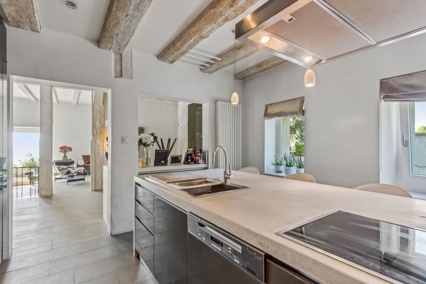  Exceptional renovated property with large garden and lake view - 物件實景