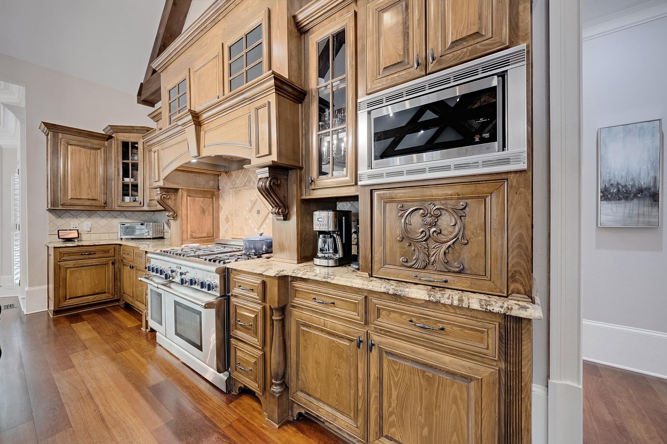  Impressive Brick Estate on a Private Wooded 1+/- Acre Lot in The Manor - 物件實景