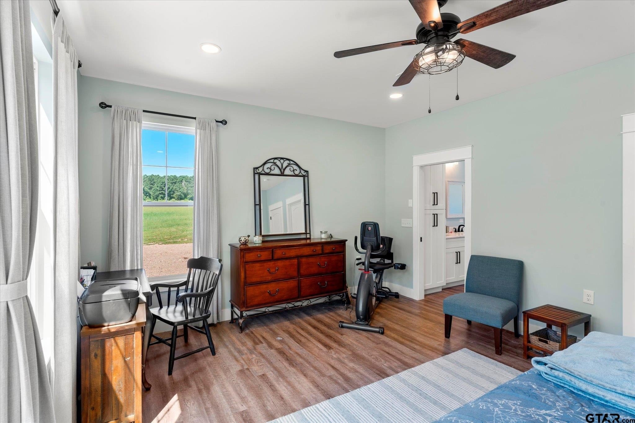 Pittsburg, Texas, 75686, United States, 3 Bedrooms Bedrooms, ,3 BathroomsBathrooms,Residential,For Sale,1930744