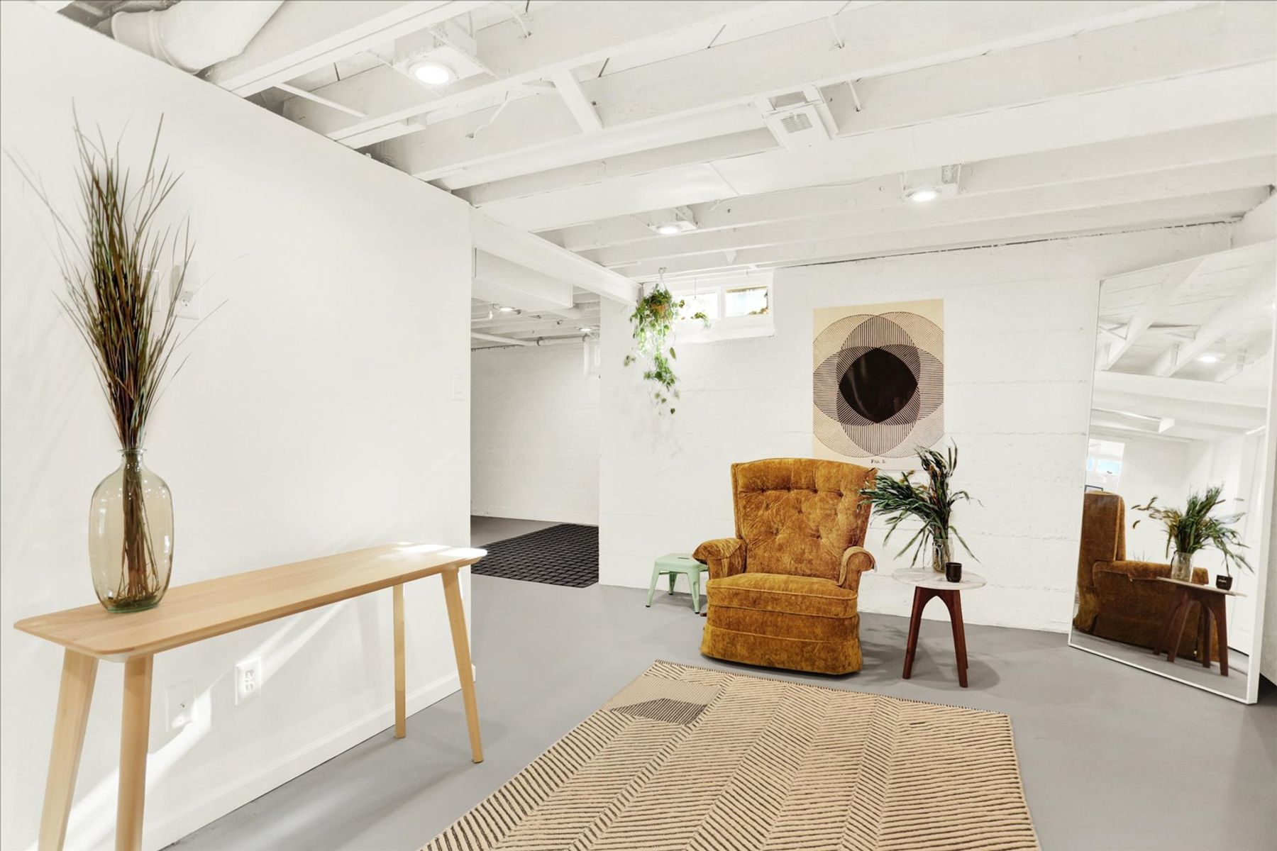  Athmar Park Gem: Newly Remodeled 3-Bed with Basement, Yard & Oversized Garage - 物件實景