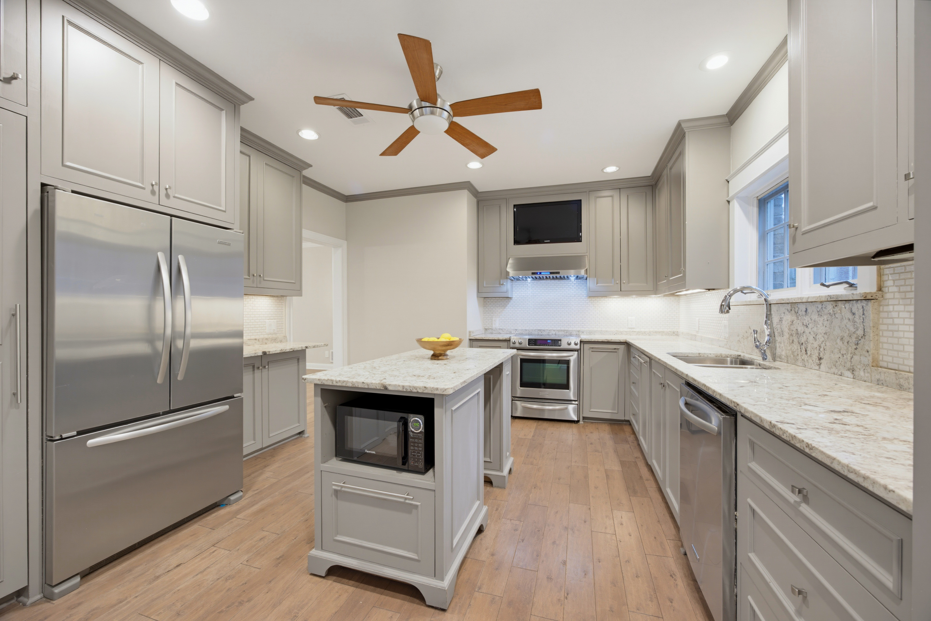  Highland Park Fabulous Three Bedroom Corner Condo at The Savoy, HPISD - 物件實景