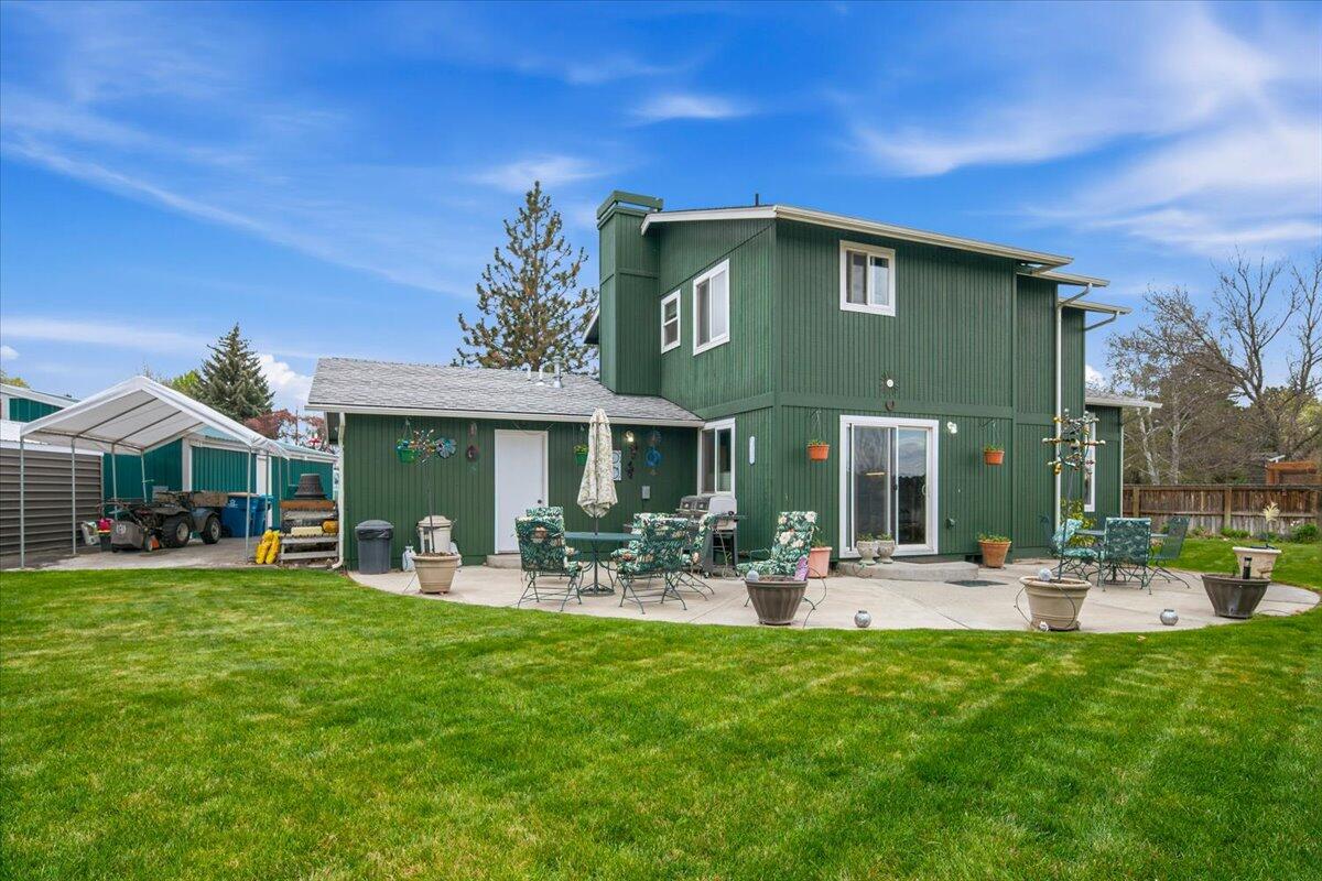 Redmond, Oregon, 97756, United States, 4 Bedrooms Bedrooms, ,2 BathroomsBathrooms,Residential,For Sale,2039824