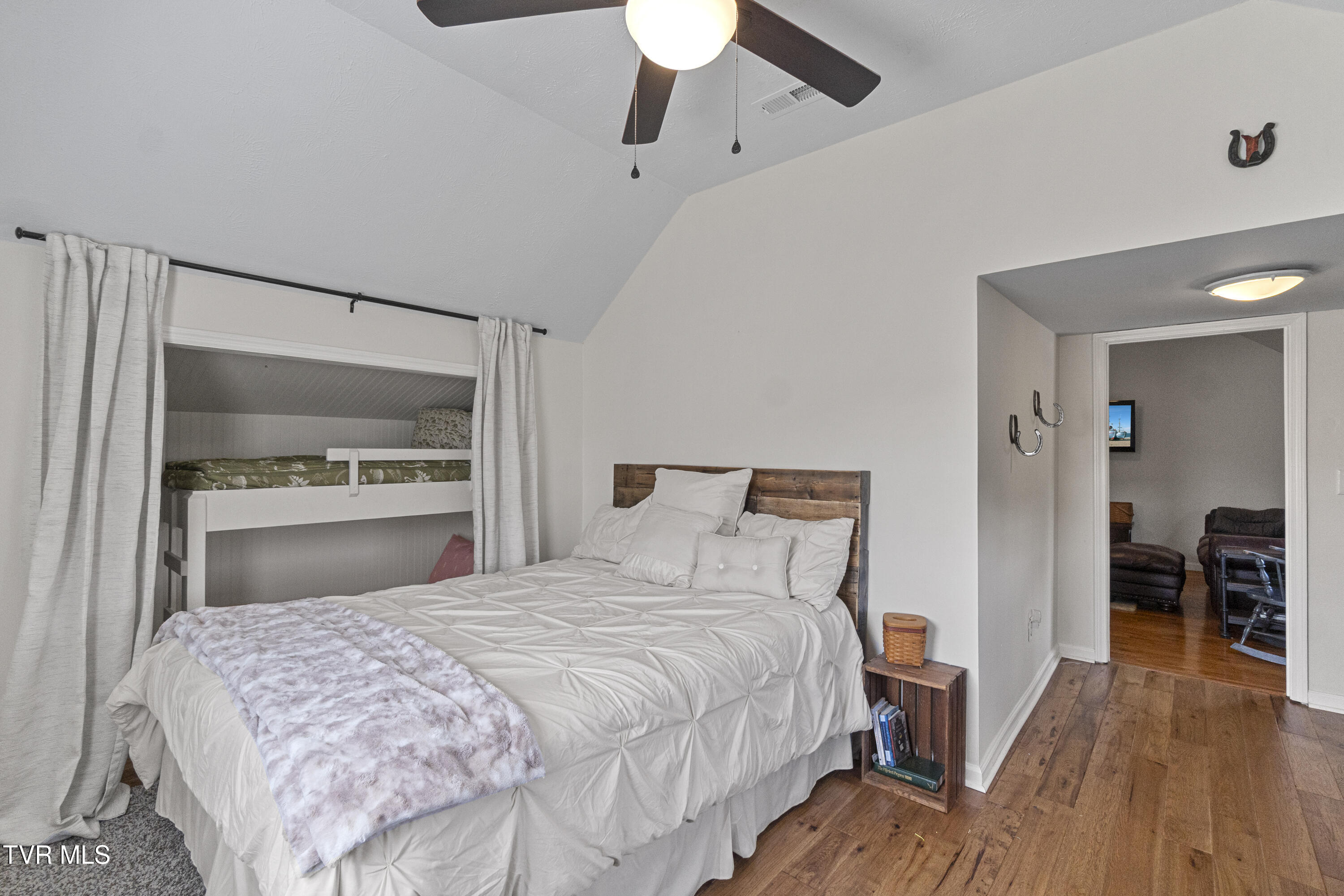 Greeneville, Tennessee, 37745, United States, 3 Bedrooms Bedrooms, ,3 BathroomsBathrooms,Residential,For Sale,2039547