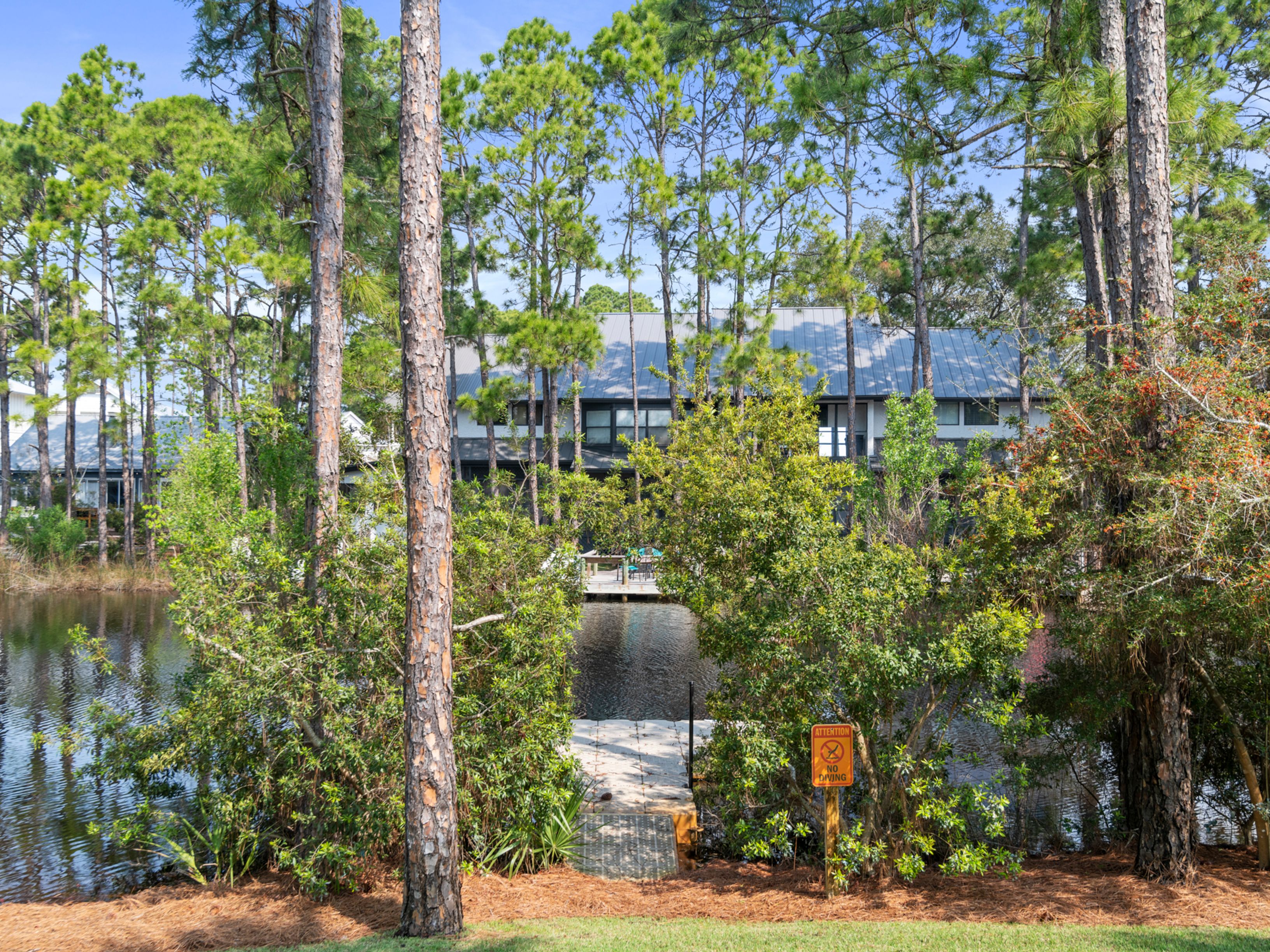  Lakefront Beach Retreat With Pool, Dock And Elevator - 物件實景