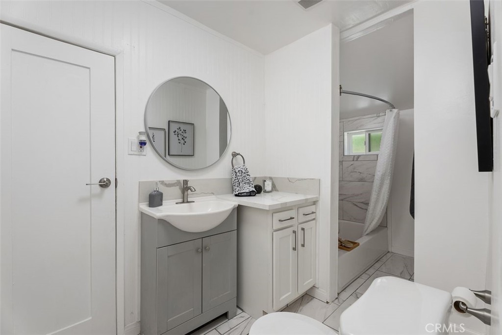 Santa Ana, California, 92701, United States, ,Residential,For Sale,1849845