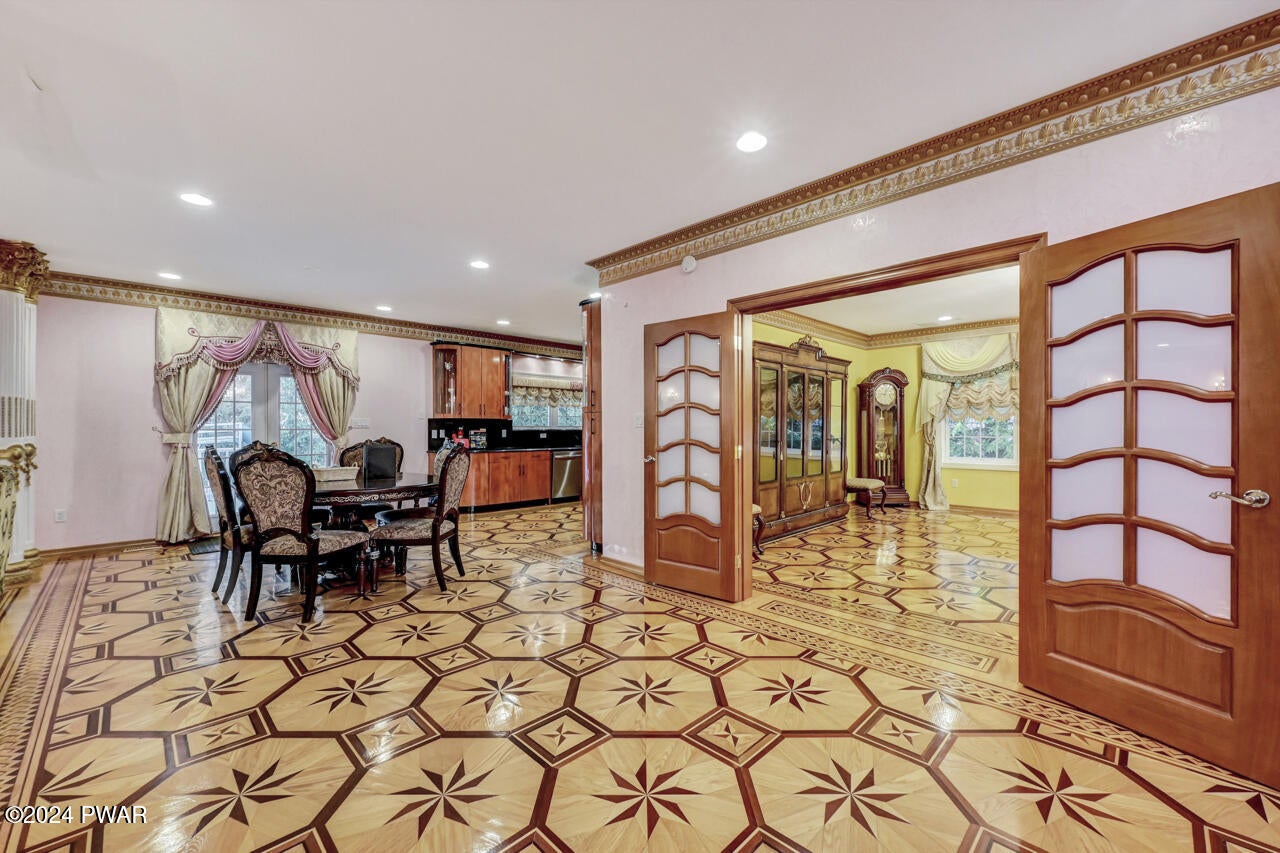 Albrightsville, Pennsylvania, 18210, United States, 4 Bedrooms Bedrooms, ,5 BathroomsBathrooms,Residential,For Sale,1982857