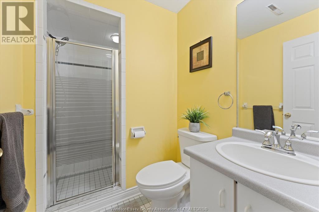 TECUMSEH, Ontario, N8N 4T1, CA, 5 Bedrooms Bedrooms, ,2 BathroomsBathrooms,Residential,For Sale,1902175