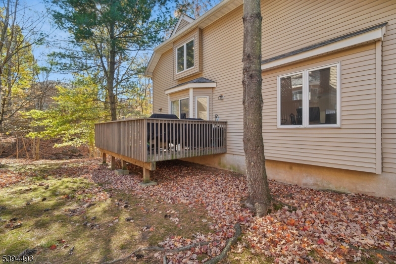 West Orange Twp., New Jersey, 07052, United States, 3 Bedrooms Bedrooms, ,3 BathroomsBathrooms,Residential,For Sale,1987656