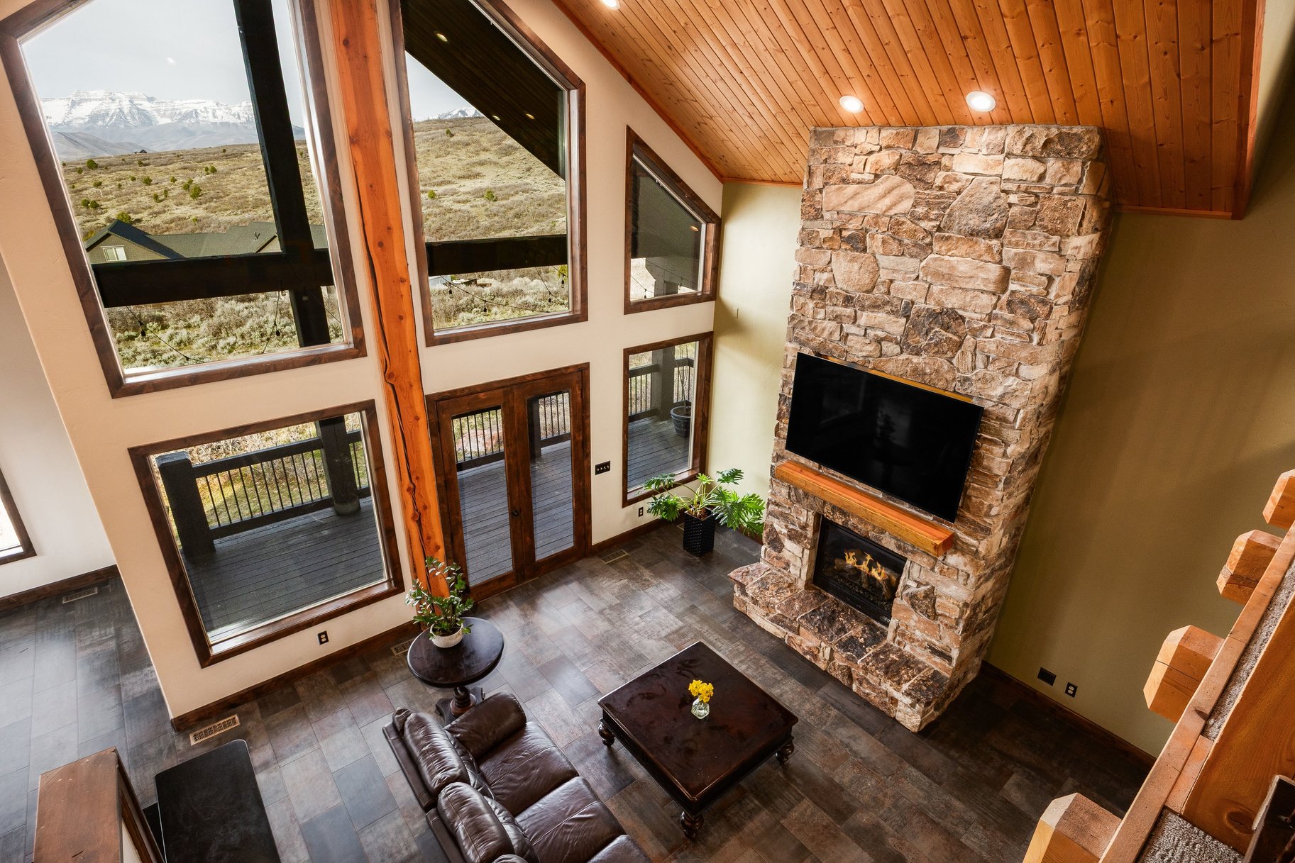  The Ultimate Multi-Generational Mountain Retreat Backing to 500 Acres of Open Sp - 物件實景