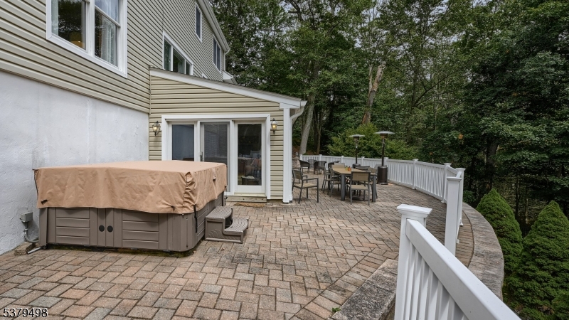 Kinnelon Boro, New Jersey, 07405, United States, 4 Bedrooms Bedrooms, ,5 BathroomsBathrooms,Residential,For Sale,1932382