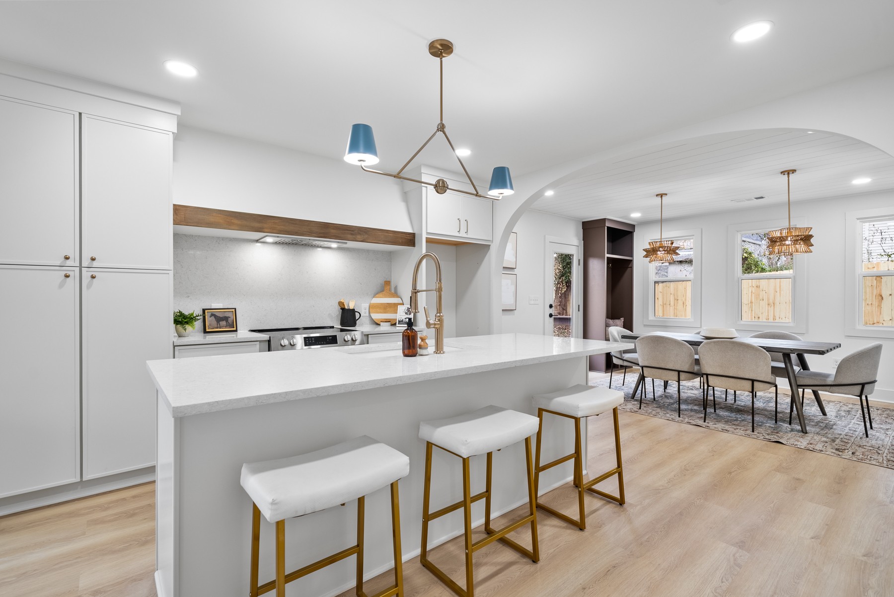 Nashville, Tennessee, 37209, United States, 4 Bedrooms Bedrooms, ,3 BathroomsBathrooms,Residential,For Sale,1999048