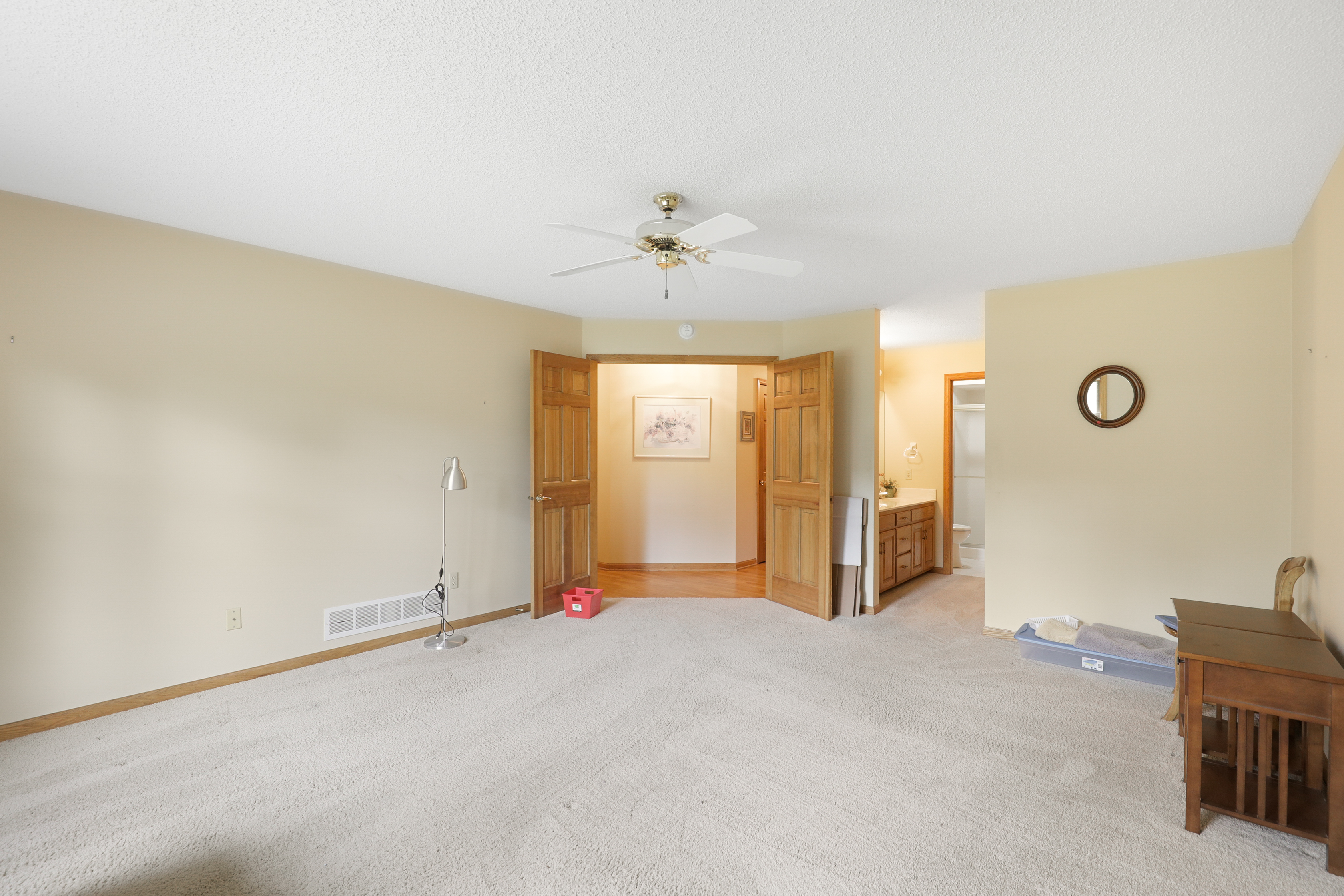  Single Level Living in St. Paul - 物件實景